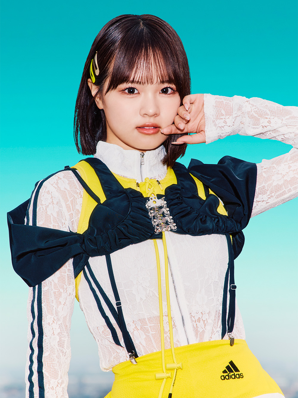 佐藤栞奈 缶バッジ 15個 オンライン で 販売